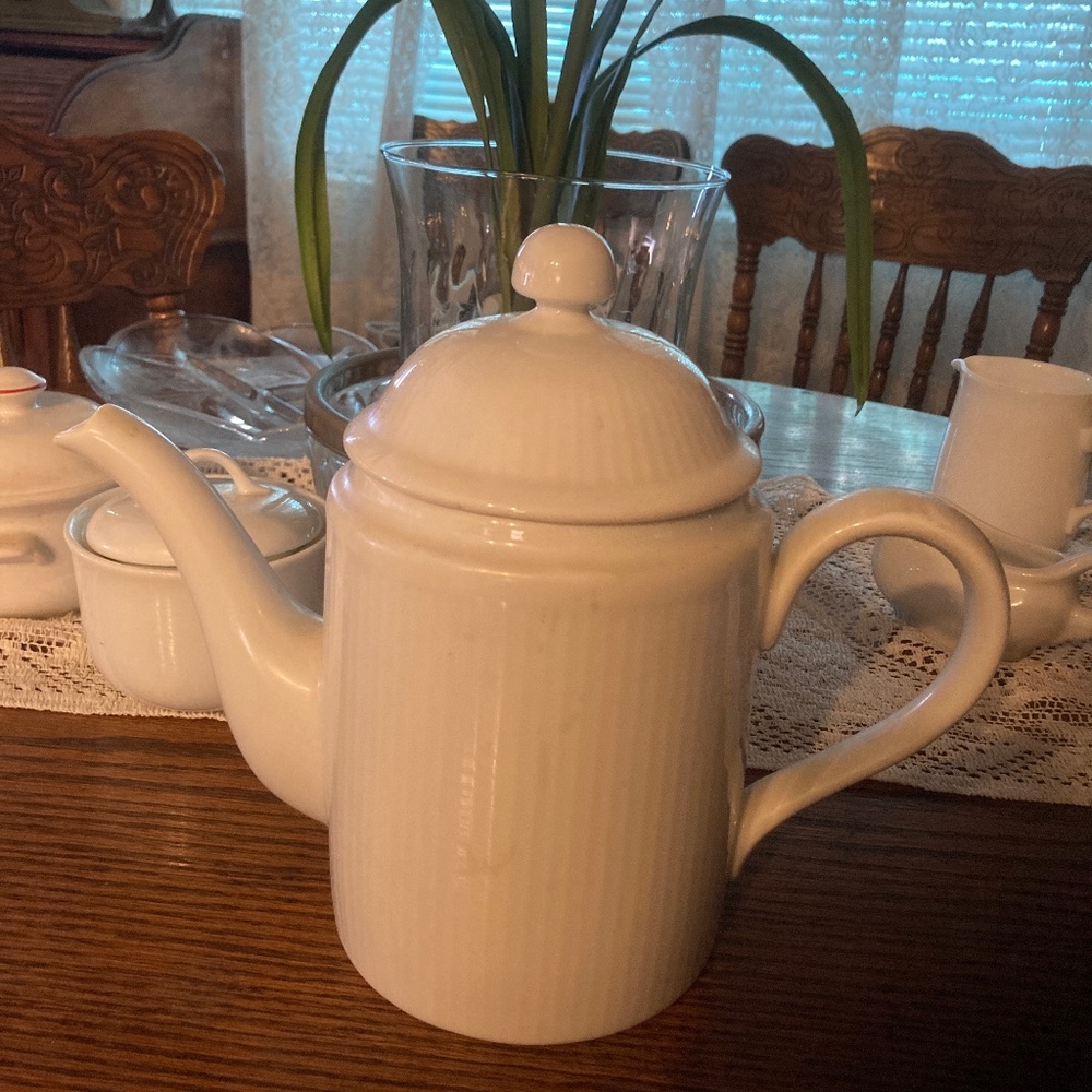 Vintage Coffee Pot Fritz and Floyd white pot
